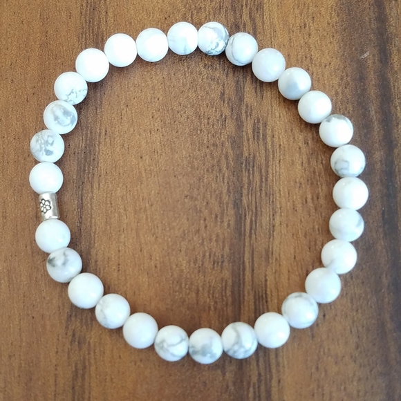 SOLD White Howlite Beads Bracelet - Picture 5 of 14
